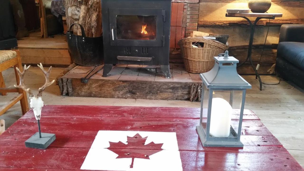 La Cabane Des Trappeurs Crépy-en-Valois Exteriör bild