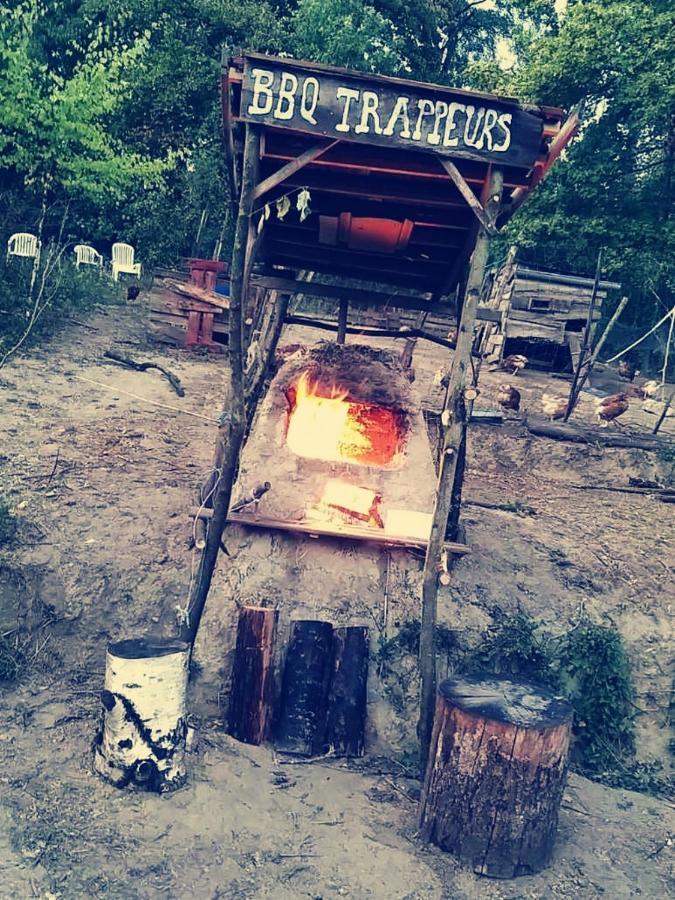 La Cabane Des Trappeurs Crépy-en-Valois Exteriör bild