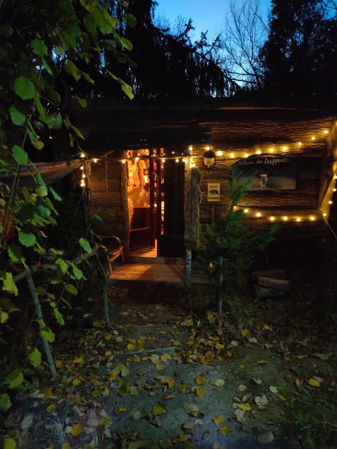 La Cabane Des Trappeurs Crépy-en-Valois Exteriör bild